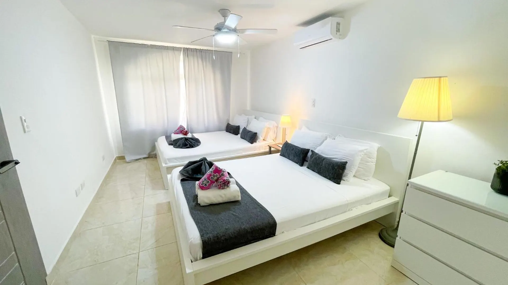 Skyline Ocean Breeze Hotel With View Los Corales Bbq Wifi Beach Club & Spa 푼타 카나