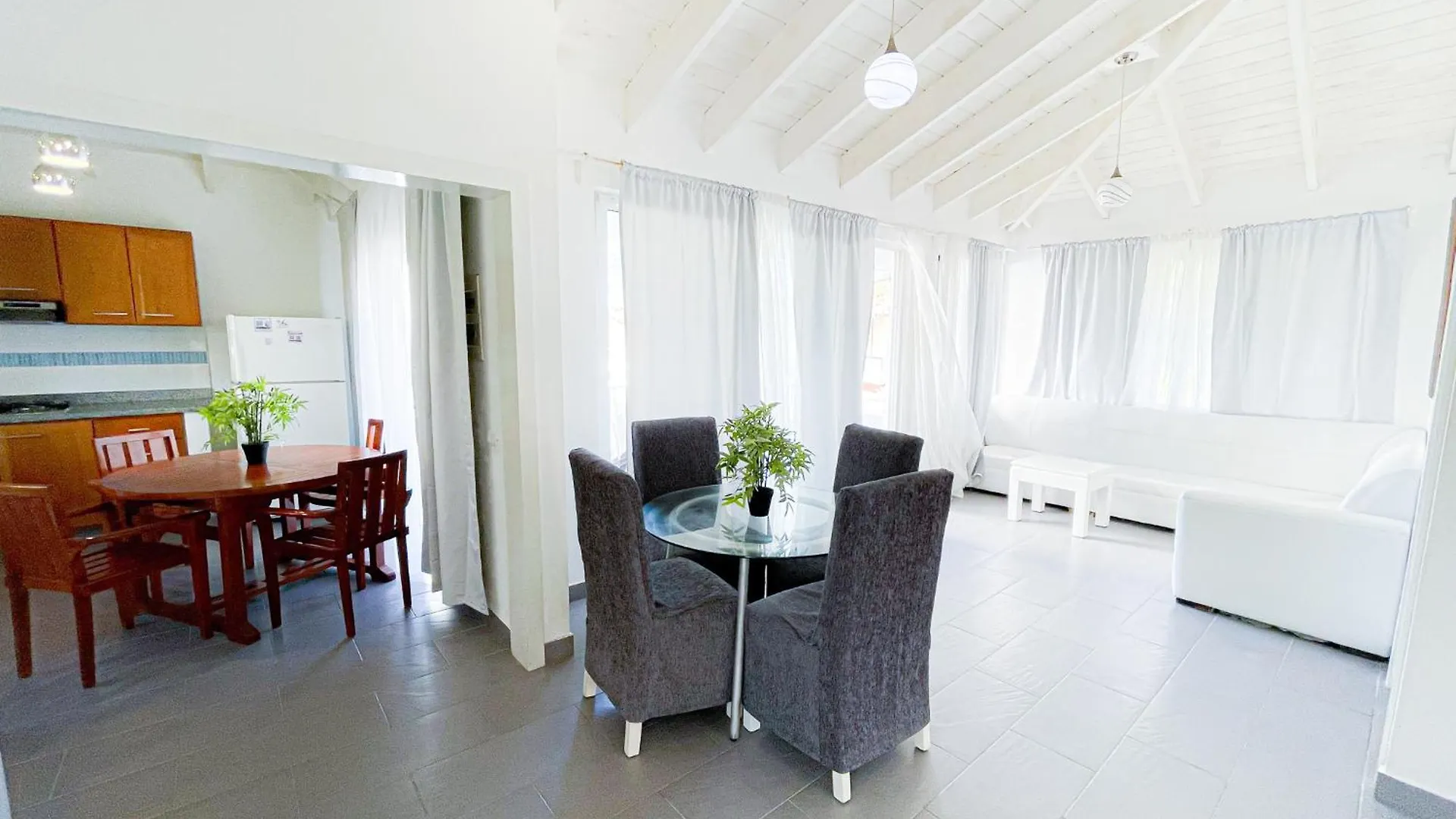 Skyline Ocean Breeze Hotel With View Los Corales Bbq Wifi Beach Club & Spa Punta Cana