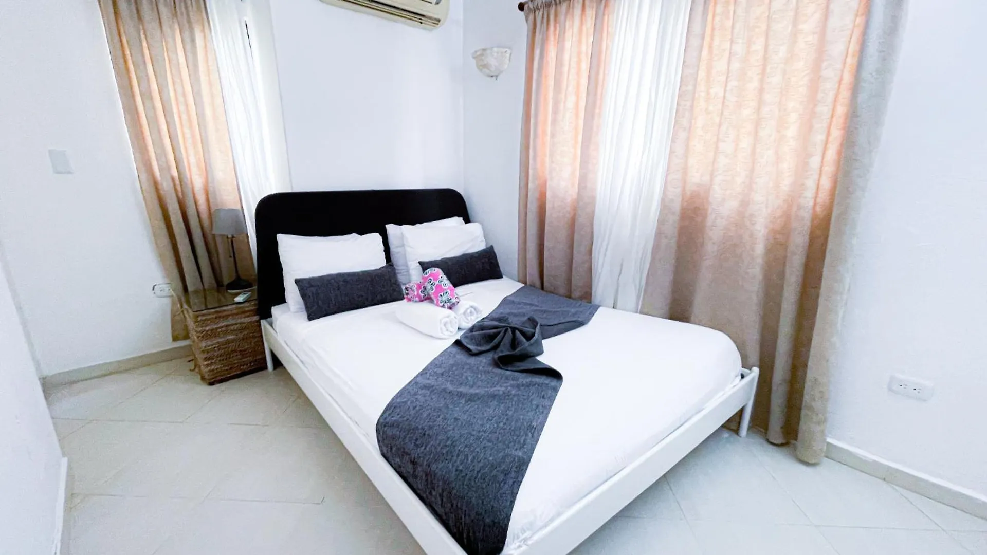 Skyline Ocean Breeze Hotel With View Los Corales Bbq Wifi Beach Club & Spa Punta Cana