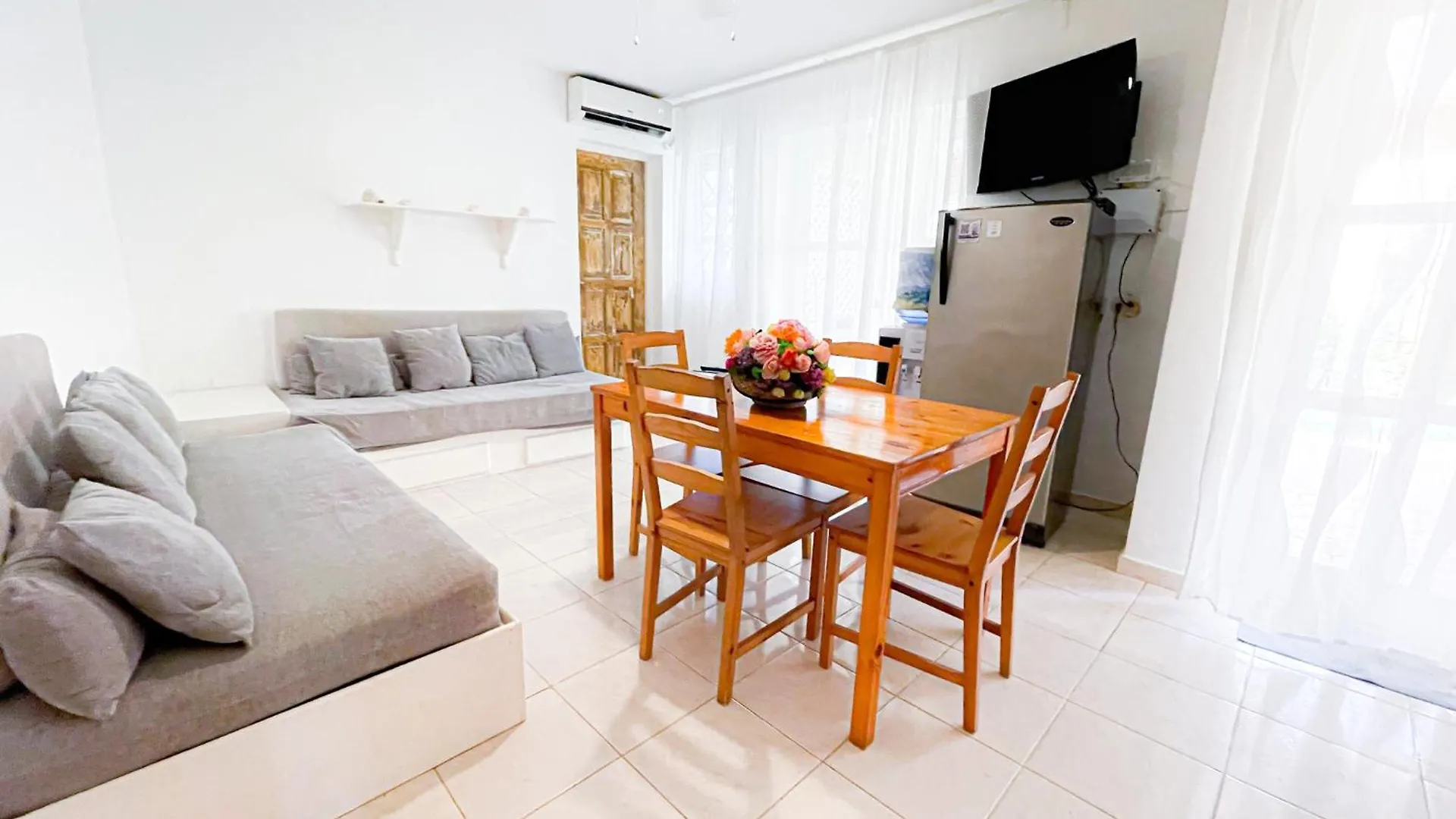 Skyline Ocean Breeze Hotel With View Los Corales Bbq Wifi Beach Club & Spa Punta Cana